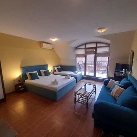 Cosy Apartments And Spectacular Rooms Fotiadis Veliko Turnovo Bagian luar foto