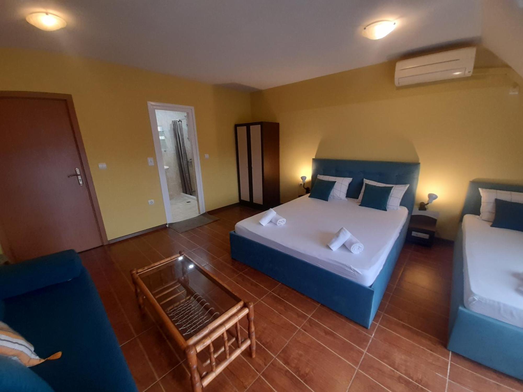 Cosy Apartments And Spectacular Rooms Fotiadis Veliko Turnovo Bagian luar foto